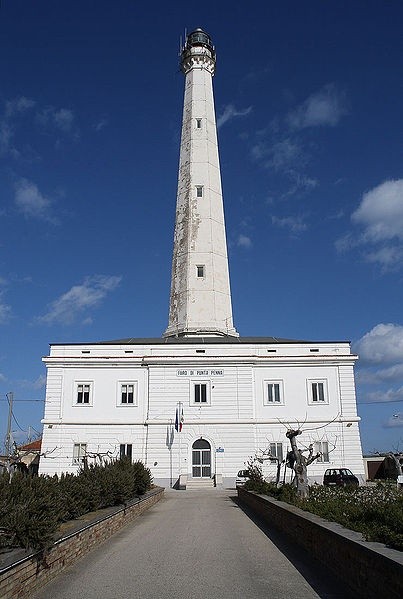 Photo:  The tallest lighthouses in the world. Lighthouse Punta Penna. Concrete. 71m. Abruzzo. Italy